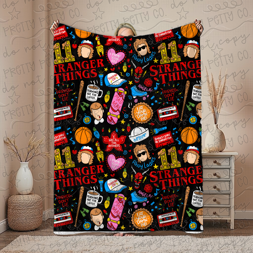 ST Stranger Things Blanket – Plush Throw, Soft Cozy 80s/90s Nostalgic Fan Blanket, Exclusive Limited Edition