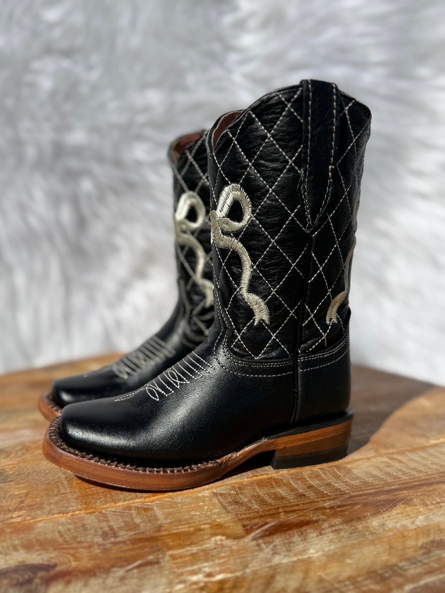Black Bow Tanner Mark Boots