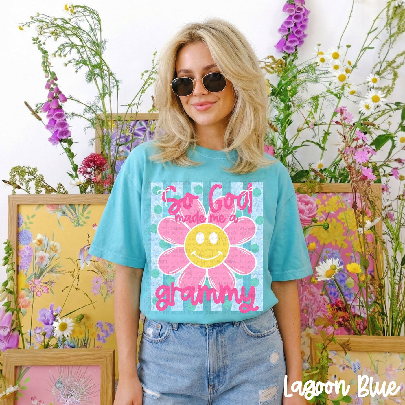 Grammy Graphic Tee | Cute Grandma Shirt | Floral Coquette Grandmother T-Shirt | Gift for Grammy