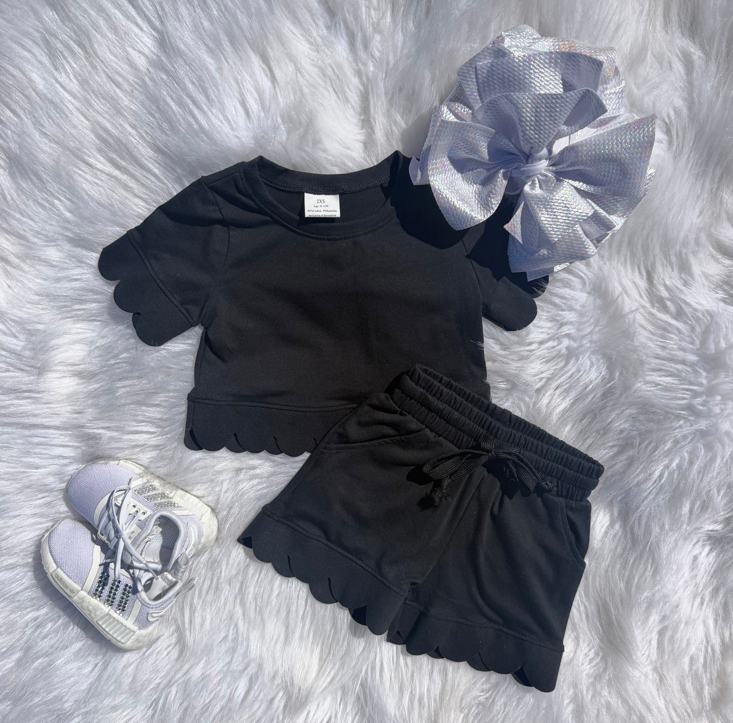 Dark But Dainty Set