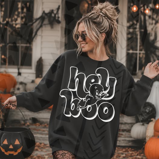 Hey Boo Halloween Sweatshirt | Cute Ghost Spooky Season Shirt | Retro Halloween Graphic Sweatshirt | Trendy Fall Halloween Tee