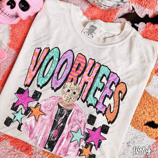 Retro Hockey Mask Horror Halloween Graphic Tee – Colorful Spooky Season Shirt