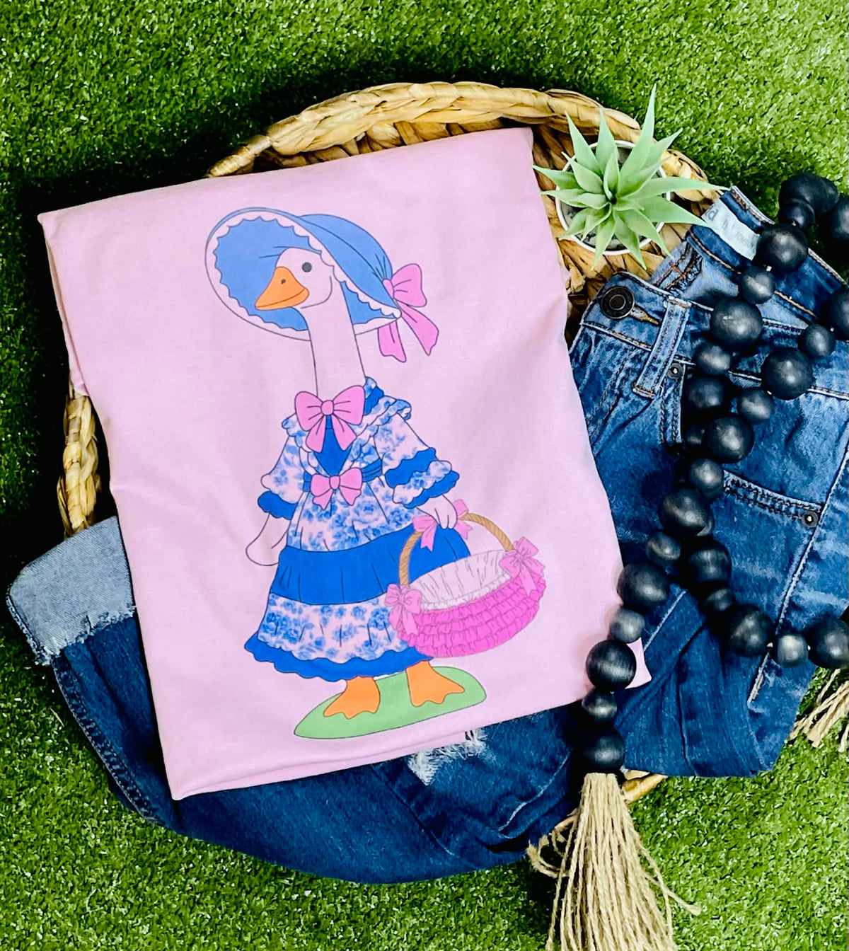 Goose with her Bonnet (Gildan Tee) - Pretty Petty Co