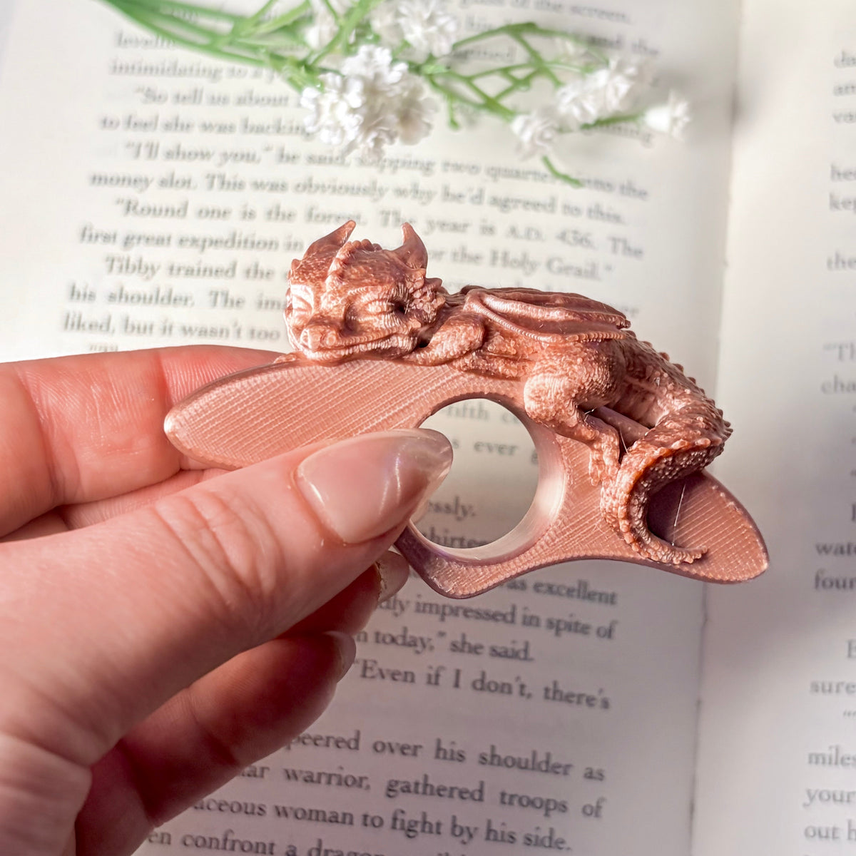 Cute Dragon 3d Printed Thumb Book Holder - Pretty Petty Co