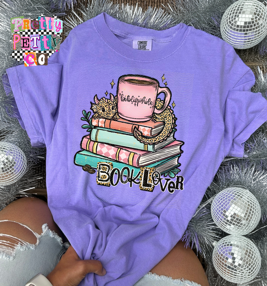 Dragon Book Lover Shirt – Fantasy Reader Graphic Tee – Book Stack T-Shirt for Women – Spicy Romance & Fantasy Bookish Apparel – Gift for Bookworm