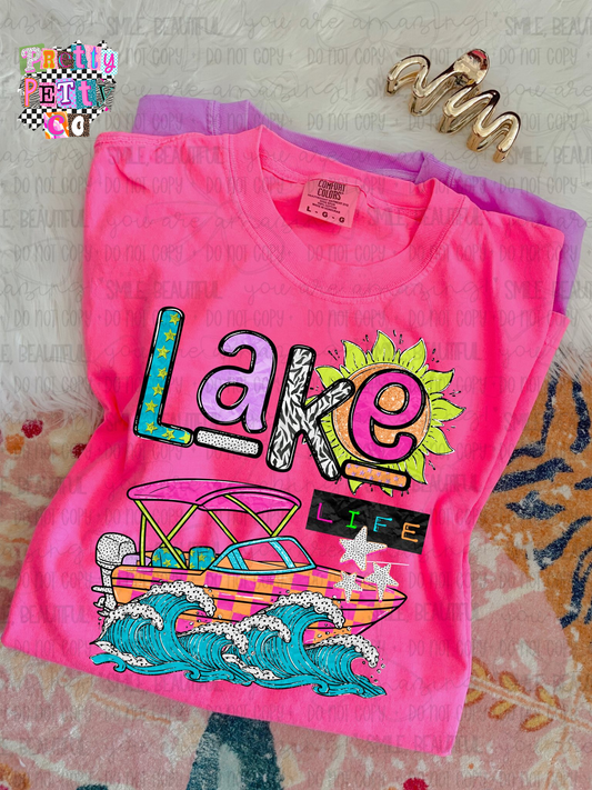 Lake Life Shirt for Women – Cute Summer Graphic Tee – Lake Days, Sunshine & Boat Life Vibes T‑Shirt – Outdoor Adventure Top