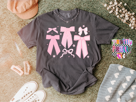Coquette Pink Bows Graphic Tee – Aesthetic Bow Shirt, Feminine Soft Girl T-Shirt, Trendy Boutique Top