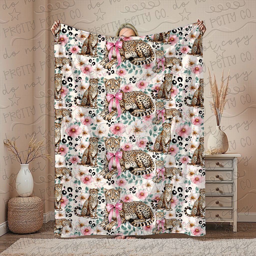 Soft Floral Animal Blanket – Plush Cozy Throw, Perfect for Trendy Animal Print Fans