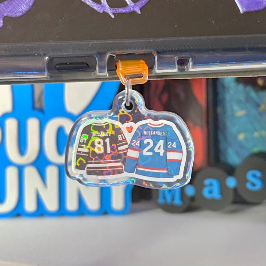 Hockey Boys USB-C Kindle Charm