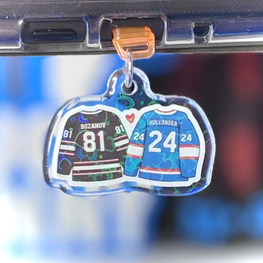 Hockey Boys USB-C Kindle Charm
