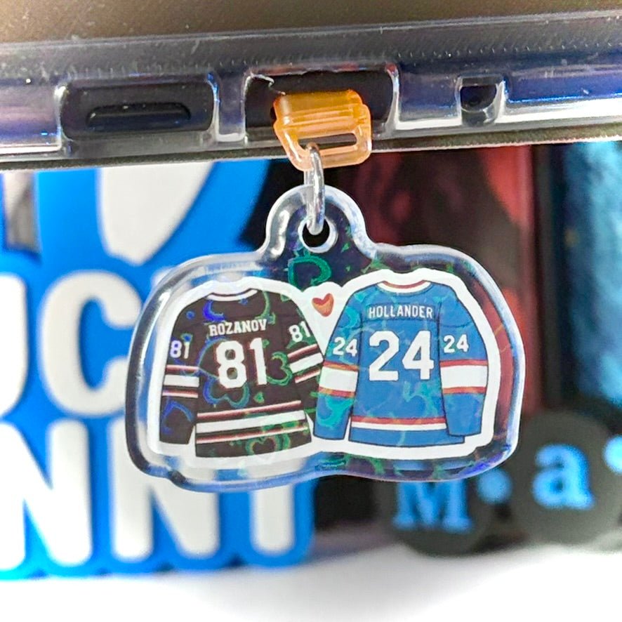 Hockey Boys USB-C Kindle Charm