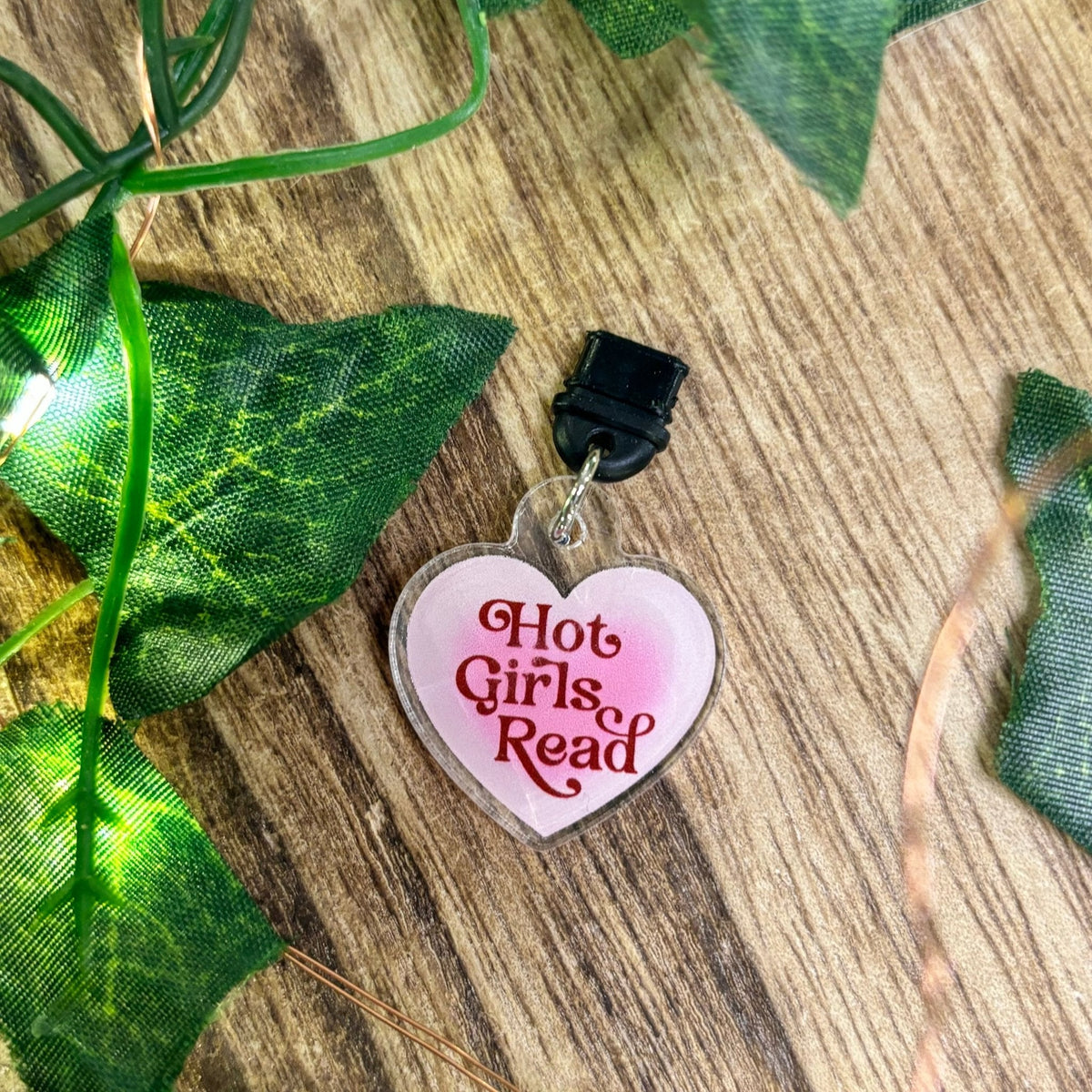 Hot Girls Read USB-C Dust Plug - Pretty Petty Co