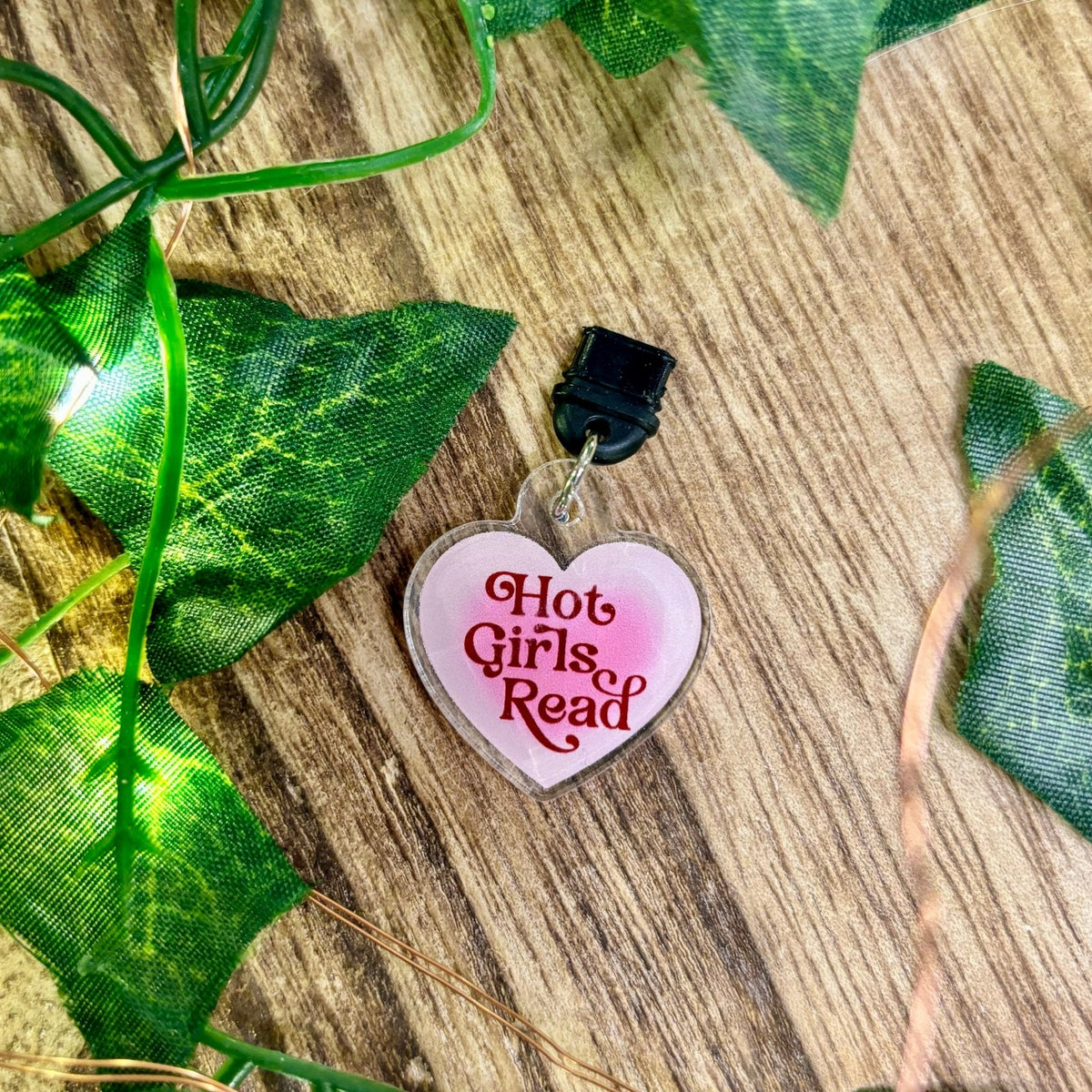 Hot Girls Read USB-C Dust Plug - Pretty Petty Co