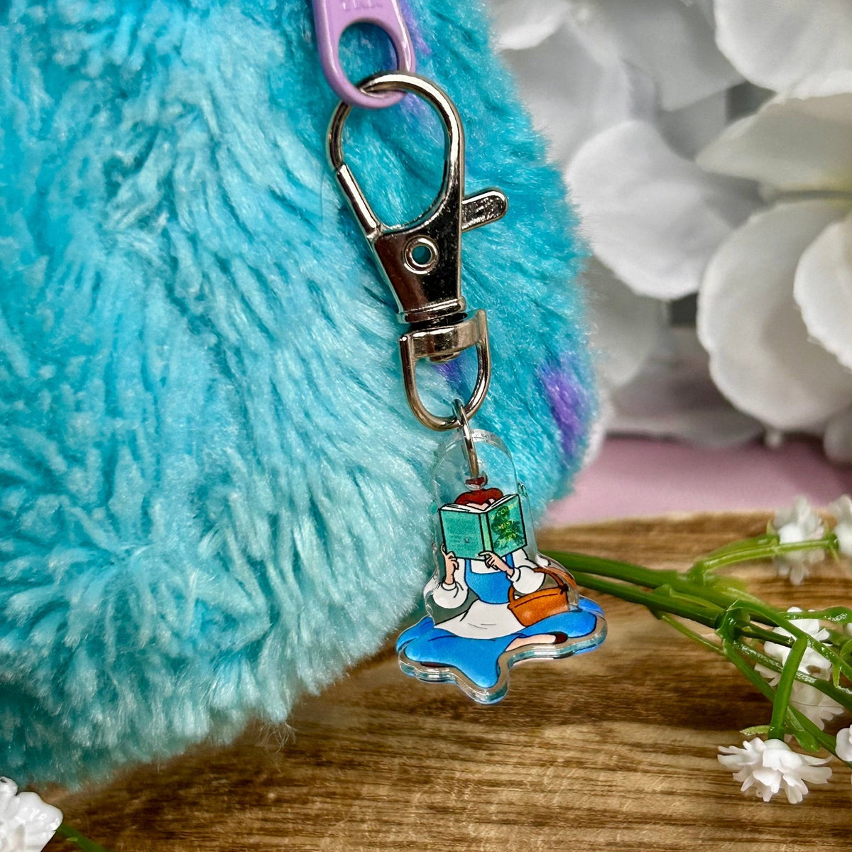 Princess Reading A Court of Mist and Fury Dust Plug USB-C - Pretty Petty Co