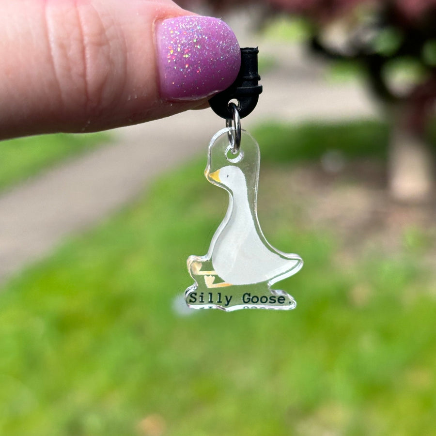 Silly Goose Dust Plug USB-C Hook - Pretty Petty Co